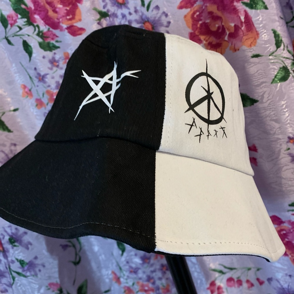 Two color bucket hat
